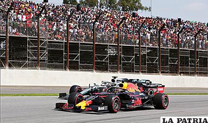 Verstappen le saca una mínima ventaja a Hamilton /as.com