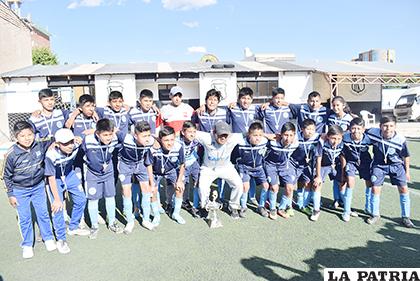 Saavedra FC el mejor en la Sub-15 /Reynaldo Bellota /LA PATRIA

