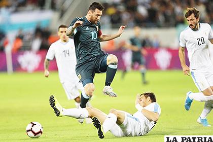 Argentina y Uruguay empataron 2-2 en amistoso disputado en Israel /lagaceta.com
