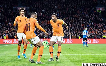 Holanda venció de manera holgada a Estonia por 5-0 /milenio.com