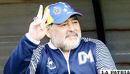 Diego Maradona decidió dejar la dirección técnica del 