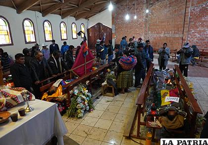 Velaron a sus familiares en una capilla de El Alto /APG