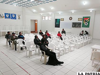 Poca cantidad de socios en la asamblea de emergencia
/Ovidio Cayoja /LA PATRIA