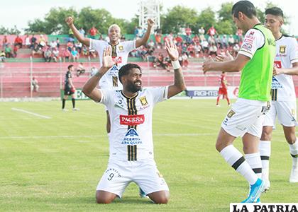 Doblete de Harold Reina para el triunfo 