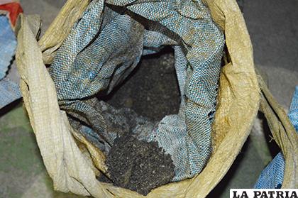 Un saco de mineral recuperado en diciembre del 2018  /LA PATRIA /Archivo
