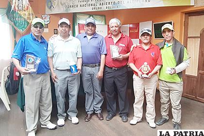 Los ganadores del torneo de golf realizado el fin de semana 
/cortesía Rodrigo Valdivia