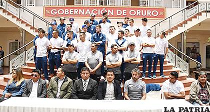 Durante el lanzamiento de la campaña, jugadores, dirigentes y autoridades /cortesía Gad-Or