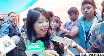 Imparcialidad que debe tener la Defensora del Pueblo, Nadia Cruz, fue cuestionada /LA PATRIA
