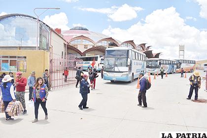 Retorna la normalidad en la Estación de Autobuses Oruro /LA PATRIA