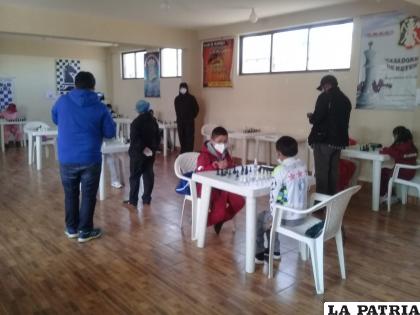 El ajedrez retoma sus entrenamientos cumpliendo los protocolos de bioseguridad /GAMO