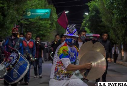 Más de un centenar de vehículos recorrieron las principales calles de la ciudad /LA PATRIA