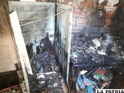 De esta manera quedaron los objetos de la vivienda tras el incendio /LA PATRIA