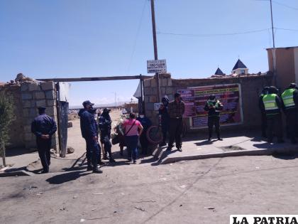 En el cementerio de Chapicollo las puertas se cerraron a las 16:00 /LA PATRIA