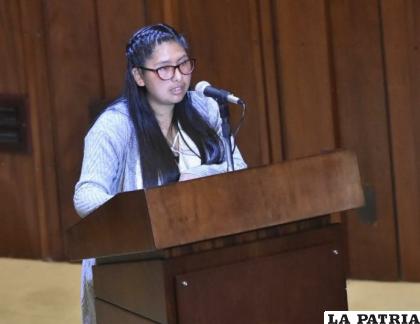 La ahora expresidente del Senado, Eva Copa, cerró la legislatura 2015-2020 /  APG