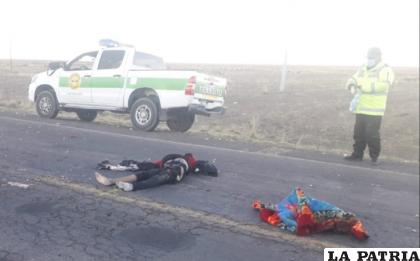 Este sujeto, a quien aún no identificaron, fue arrollado en varias oportunidades /Policía
