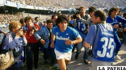 Sus mejores momentos los vivió en el fútbol italiano vistiendo la casaca del Nápoles