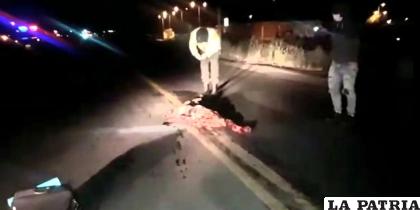 El cuerpo fue encontrado sobre la vía cerca al puesto de control de Vichuloma /LA PATRIA