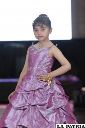 Scarlet Davina Villanueva Martínez