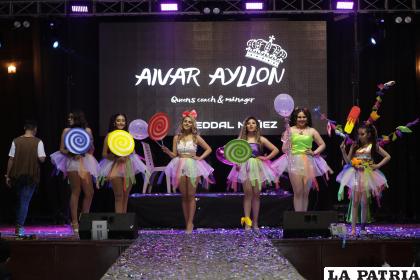 La simpatía de las modelos alegró una noche de glamur