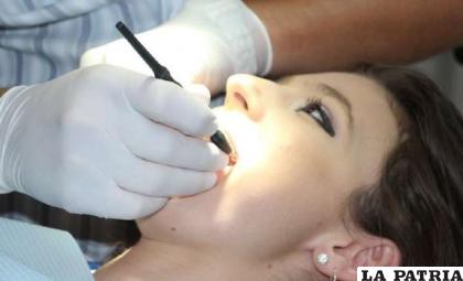 Los pacientes que han experimentado pérdida de dientes refirieron que esto sucedió sin dolor y sin sangrado