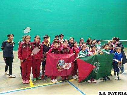 Los niños del bádminton demostraron buenas condiciones para este deporte /Bádminton Oruro