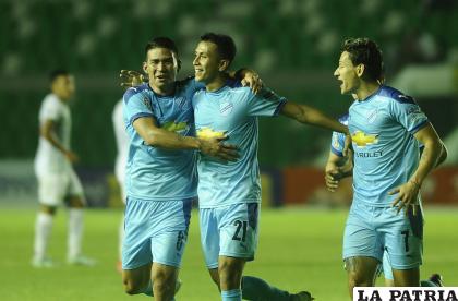 Roberto Fernández fue autor del primer gol de los “académicos” /APG