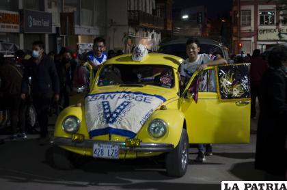El Club Clásico Volkswagen siempre al lado de Oruro /LA PATRIA