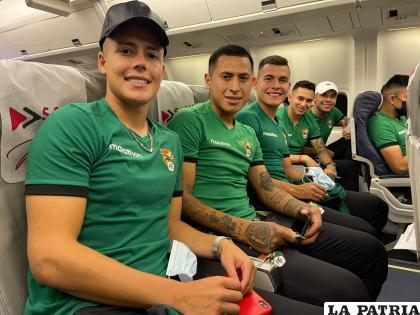Integrantes de la selección boliviana en pleno viaje a Estados Unidos /FBF