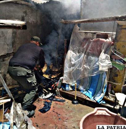 El ambiente donde se presume ardían las velas que provocaron el incendio /Policía