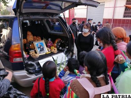 Los niños fueron los más entusiastas para rezar /LA PATRIA