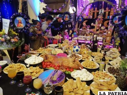 Familia mantiene viva las tradiciones de Todos Santos /LA PATRIA