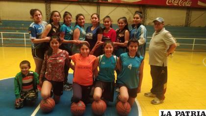 Las orureñas mostraron un gran nivel en el arranque del torneo /LA PATRIA