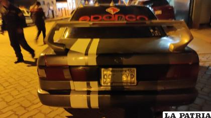 El armamento estaba oculto en la cajuela de un automóvil /RRSS