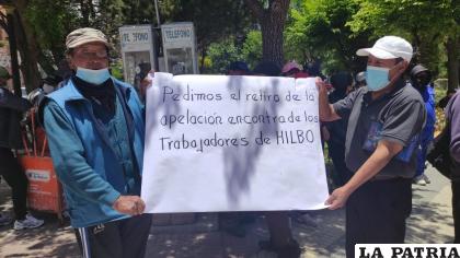 Extrabajadores de Hilbo movilizados /LA PATRIA