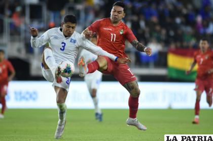 Carmelo Algarañaz, quien estuvo jugando un buen partido, salió lesionado /FBF