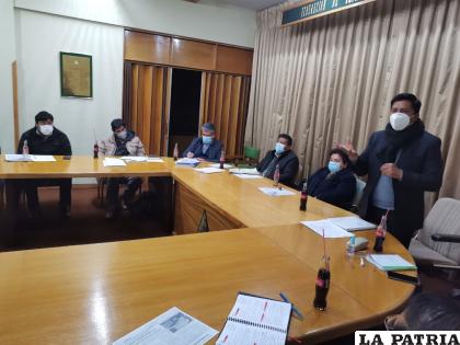 La reunión entre el Alcalde Wilcarani y la FEPO /ARCHIVO FEPO