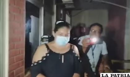 Karina Leyva, tras concluir su audiencia cautelar /Captura Btv