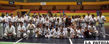 Una jornada especial para los deportistas del karate /LA PATRIA