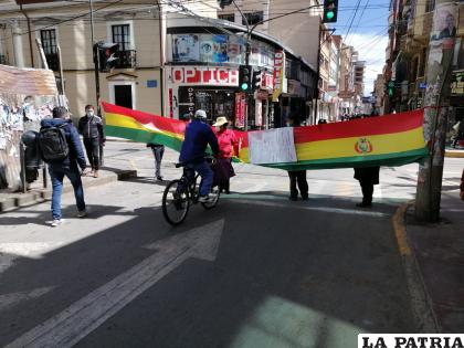 Ciudadanos bloquearon en contra de las leyes del Gobierno /LA PATRIA