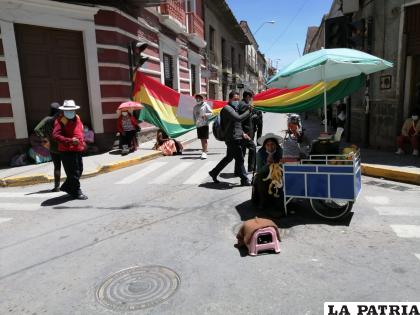 El comercio informal se apoderó de las calles en el día de protesta /LA PATRIA