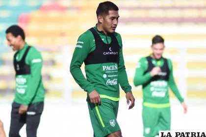Erwin Saavedra el orureño partiría como titular frente a Perú /FBF
