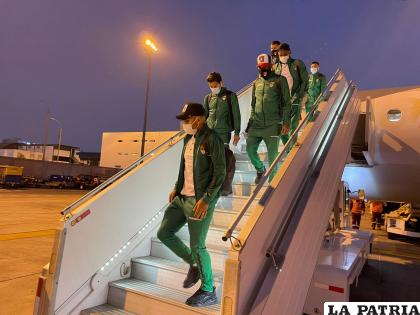 La selección boliviana de fútbol arribó a Lima sin mayores novedades /FBF