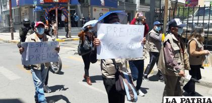 Las pancartas expresaban el sentir de los trabajadores de la prensa /LA PATRIA