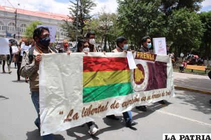 Marcha pacífica de los trabajadores de la prensa /LA PATRIA