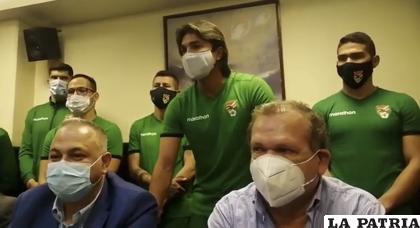 Al final de la reunión entre dirigentes, jugadores y representantes de Fabol /APG