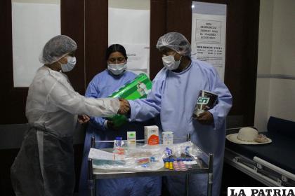 Entrega de medicamentos a la familia de Rubén /LA PATRIA