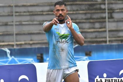 Hat-trick de Juan Douglas para el triunfo de Vaca Díez ante EM Huanuni /APG