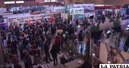 Miles de personas asistieron a Expoteco en domingo /LA PATRIA