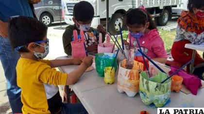 Niños aprendieron a reciclar mediante el arte en Expoteco /LA PATRIA
