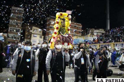 Ingreso de la Virgen del Socavón a la explanada de la Avenida Cívica /LA PATRIA